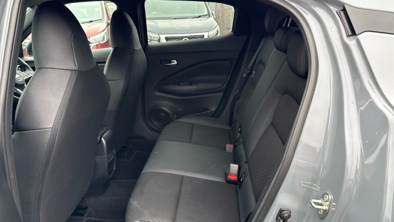 Nissan Juke 1.0 DiG-T N-Connecta 5dr DCT Petrol Hatchback